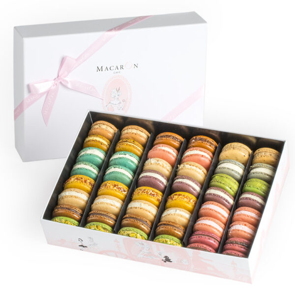 MacaronCafe-Large-Luxury-Gift-Box-Manhattan